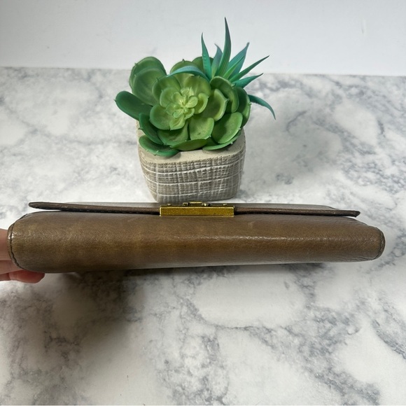 Fossil Wallet Knox Flap Clutch Brown Olive Pebbled Leather Brass Hardware - Picture 6 of 7